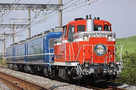 ディーゼル機関車2両プッシュプル運転