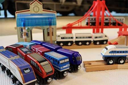 ▲木製鉄道玩具「mokuTRAIN」