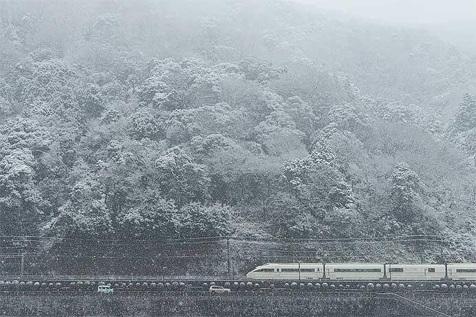 六田春彦写真展「白き幻影 〜VSE Thanks！〜」を大阪で開催