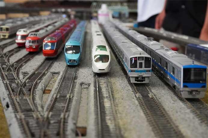 ロマンスカーミュージアムで「中学生とまちの人々がつくる Nゲージ鉄道模型の世界」を開催