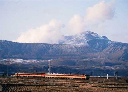 鉄道博物館で新収蔵資料展「鉄道写真家・南 正時 作品展 Lの時代 国鉄特急、大集合！」開催