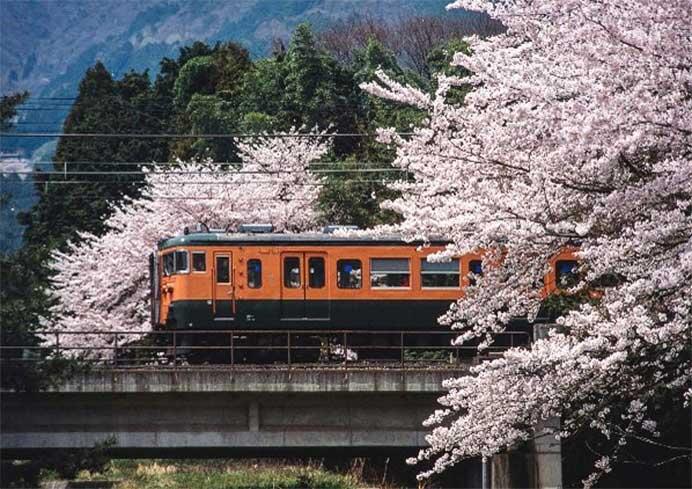 「清水薫氏鉄道写真展“湖西線の四季”」を高島市民会館で開催