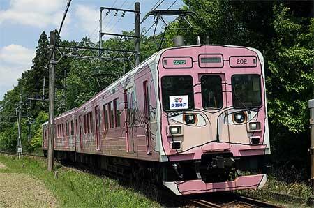 伊賀鉄道，860系の「行先板」レプリカを200系「ピンク忍者列車」に掲出