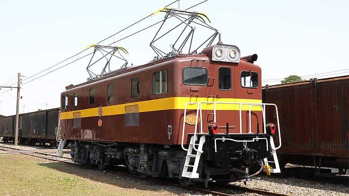 秩父鉄道×三岐鉄道，電気機関車コラボ塗装を実施