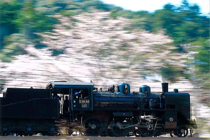 玉村雅美 写真展「瞬景 ― 蒸気機関車を撮る旅」開催