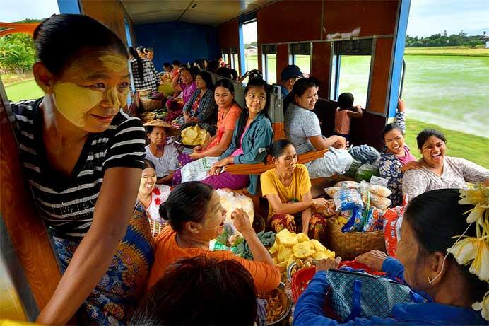 ミャンマー救援チャリティー写真展「Pray for Myanmar」開催