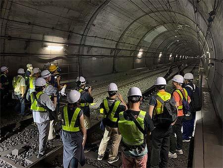 「矢切駅未仕上げ室見学及び北国分駅間トンネル見学ツアー」