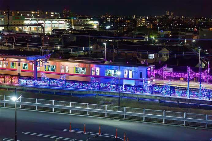 京王よみうりランド駅でイルミネーション装飾を実施