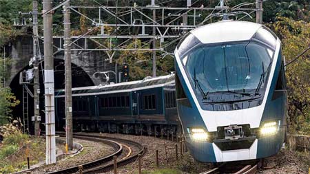 鉄道ファン乗車インプレッションJR東日本E261系Saphir ODORIKO 試乗記