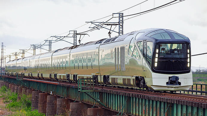 「TRAIN SUITE 四季島」3泊4日コースの運転開始