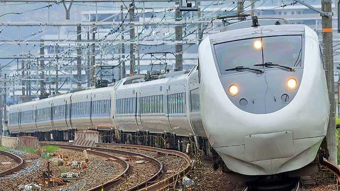 “サンダーバード”に“しらさぎ”用編成が使用される