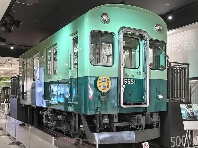 くずはモール「SANZEN-HIROBA」で5000系の展示開始