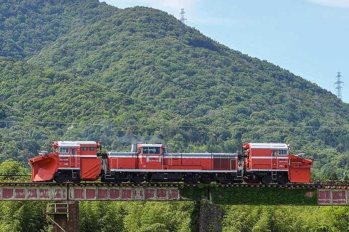 DE15 1504が後藤へ