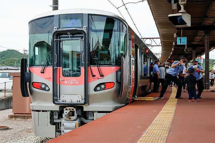 227系500番台「Urara」の車両展示会開催