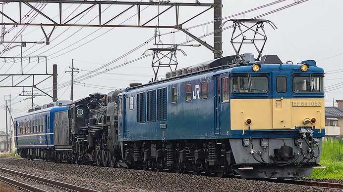 C57 180が配給輸送される