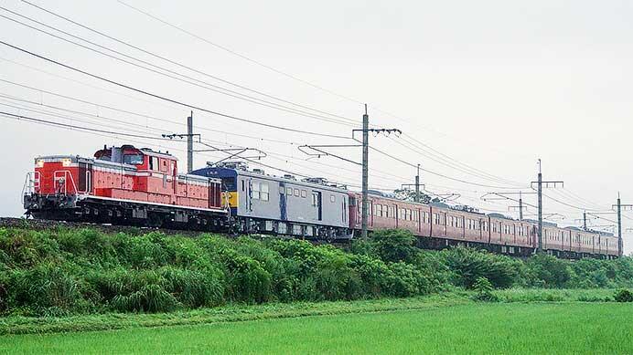 413系B05編成と415系C10編成が吹田総合車両所へ配給輸送される