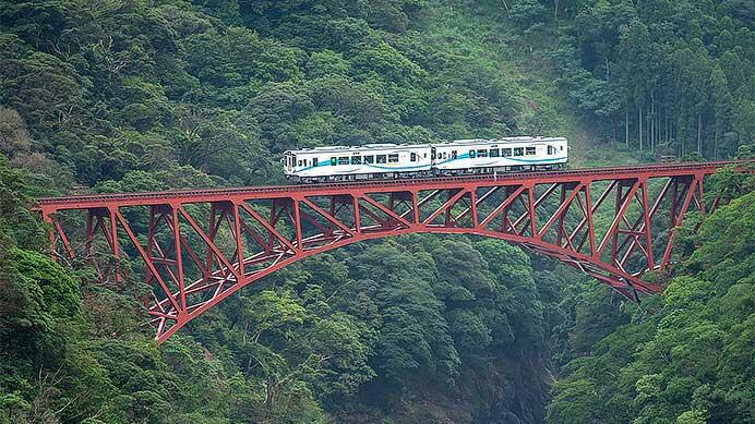 南阿蘇鉄道が7年3ヵ月ぶりに全線で運行を再開