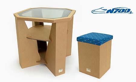 「テーブル」と「スツール」