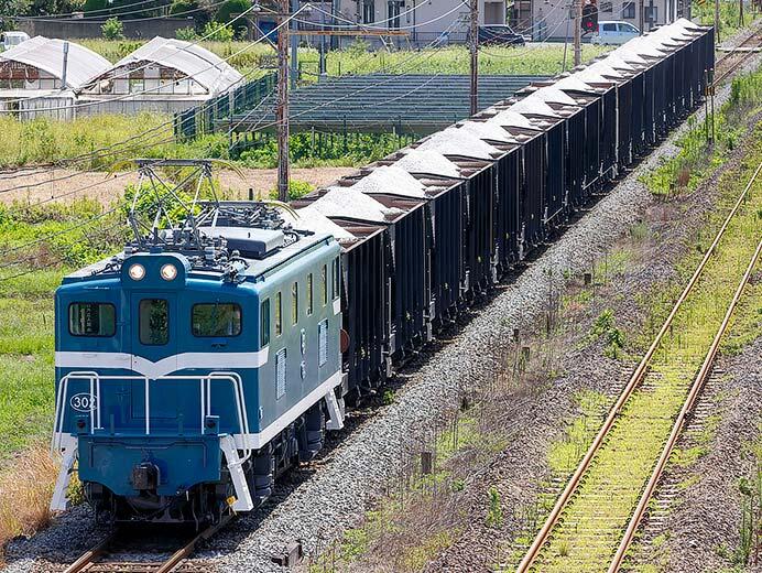 秩父鉄道のデキ302が標準色に戻る