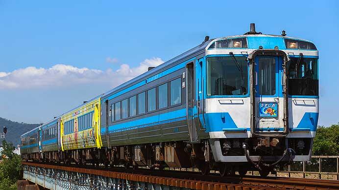 特急“うずしお”9号，32号が5両編成で運転される