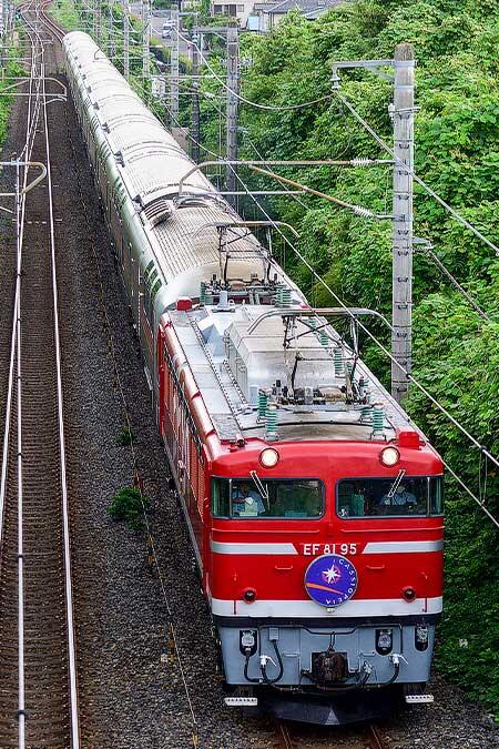 「カシオペア紀行」をEF81 95がけん引