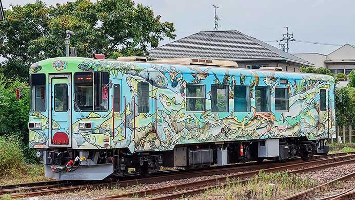 「長良川わくわくたんけん号」ラッピング車両が登場