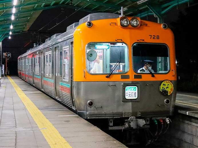 上毛電鉄で「ハロウィン電車」運転