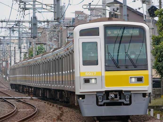 西武6000系6017編成「西武有楽町線開通40周年記念車両」の運転開始