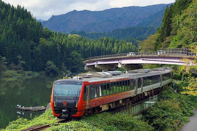 「再会、只見線1周年号」運転