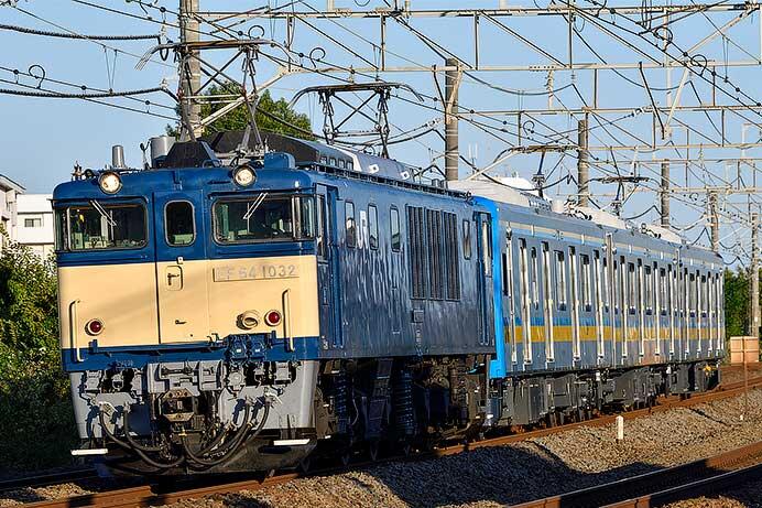 E131系1000番代T2編成が配給輸送される