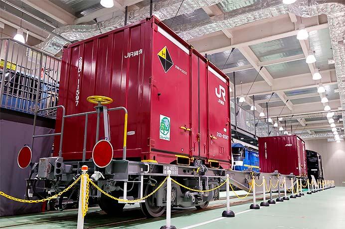 京都鉄道博物館でJR貨物所属車両の特別展示