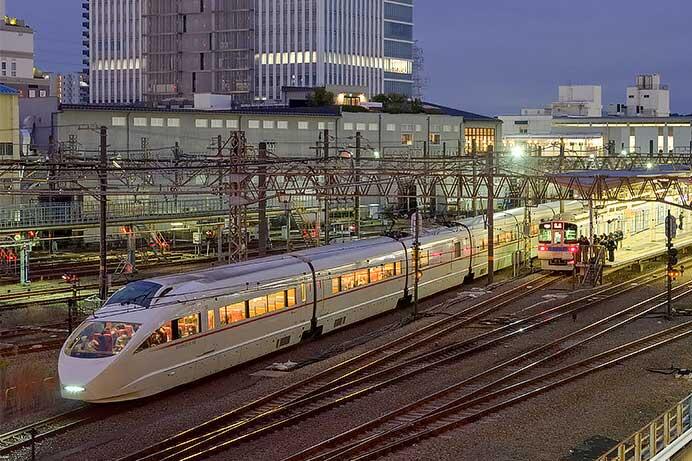小田急で「VSE」による団体臨時列車運転