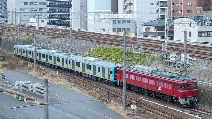 E131系1000番代T7編成が配給輸送される
