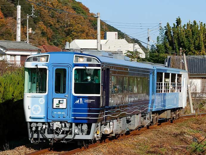 徳島—鳴門間で「藍よしのがわトロッコ」による団臨運転
