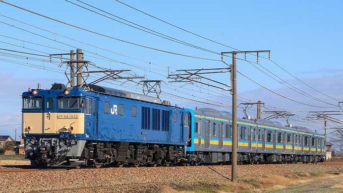 E131系1000番代T6編成が配給輸送される