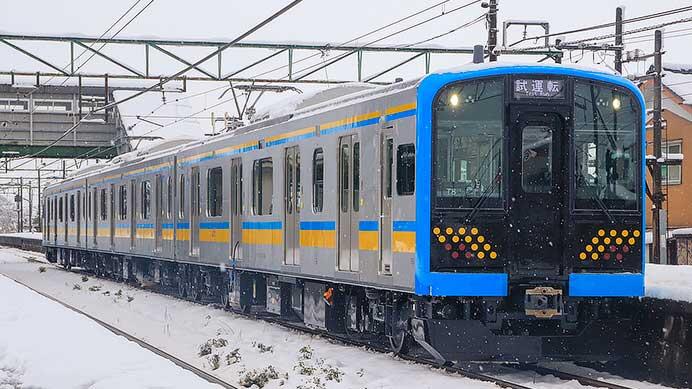 鶴見線向けE131系1000番代T8編成が登場