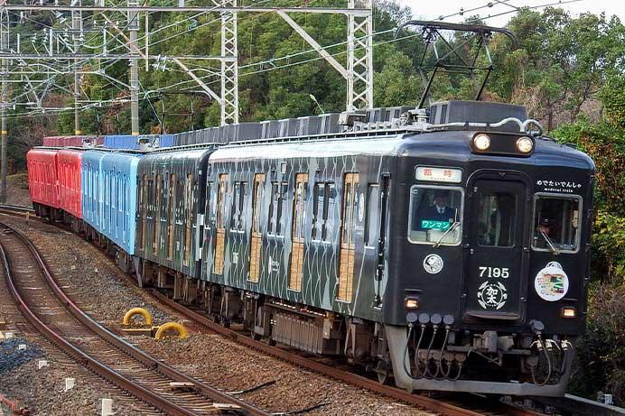 南海7100系「めでたいでんしゃ」6両編成が難波まで入線