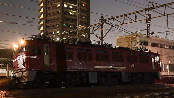 日豊本線の4074列車が単機で運転される