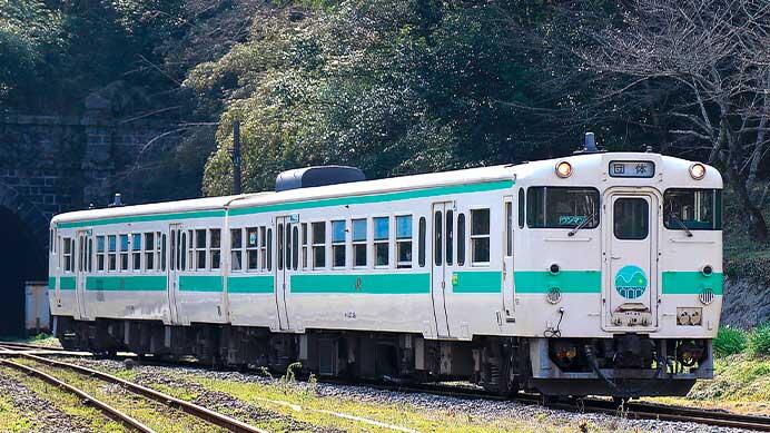 キハ147 49＋キハ147 1081に日田彦山線BRTひこぼしライン開業記念ラッピング