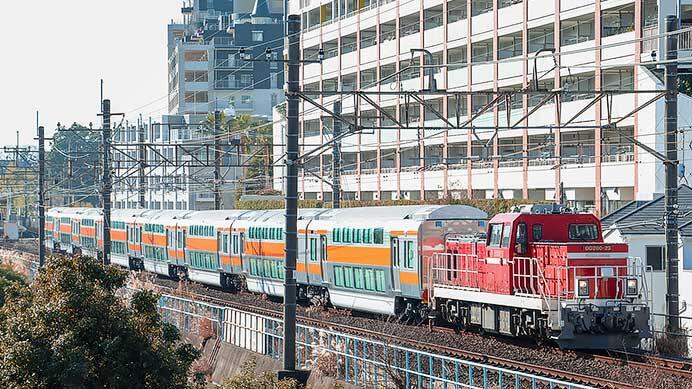 中央快速線用E233系グリーン車8両が甲種輸送される