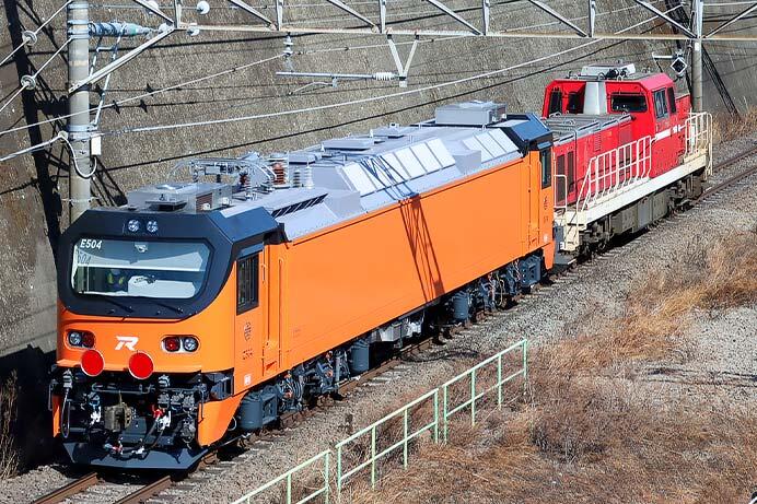 台鉄E500形504号機が甲種輸送される