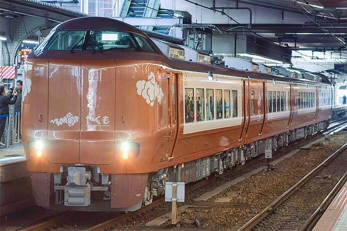 273系Y3編成が大阪駅で展示される