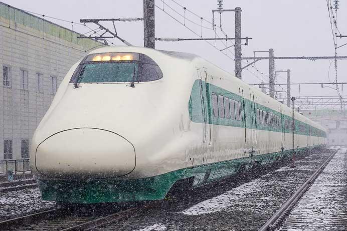 新幹線総合車両センターでE2系200系カラー編成引退にともなう記念撮影会開催