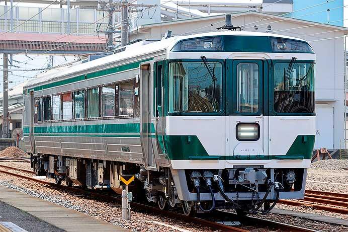 キハ185-18（復刻国鉄色）が多度津工場から出場