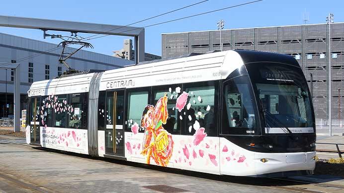 富山地鉄で「全日本チンドンコンクール」PR電車運転