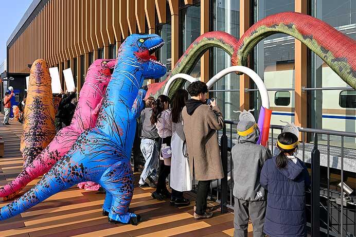 北陸新幹線 金沢—敦賀間が開業