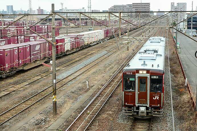 キハ110系レトロラッピング車両による団臨運転