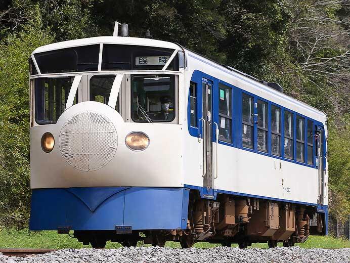 「鉄道ホビートレイン」が土讃線に入線