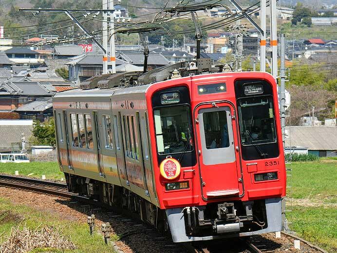南海2300系に高野山世界遺産登録20周年記念ヘッドマーク