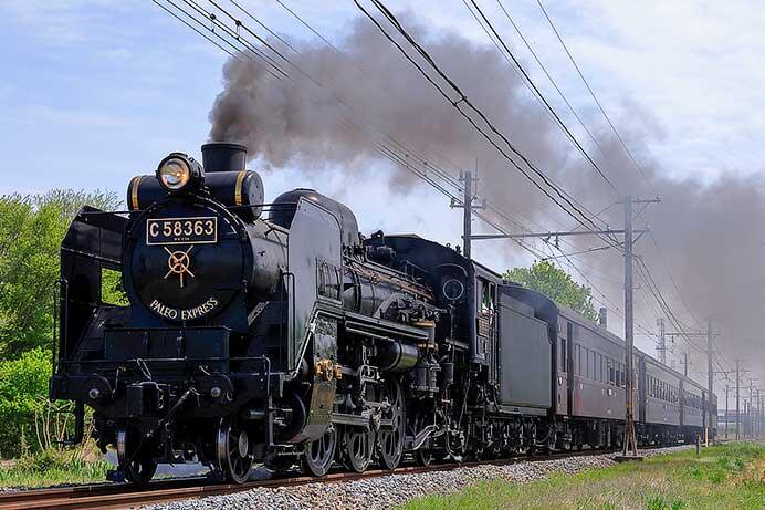 C58 363の煙室扉に「PALEO EXPRESS」の装飾